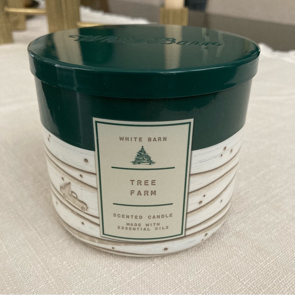 White Barn Tree Farm Candle
